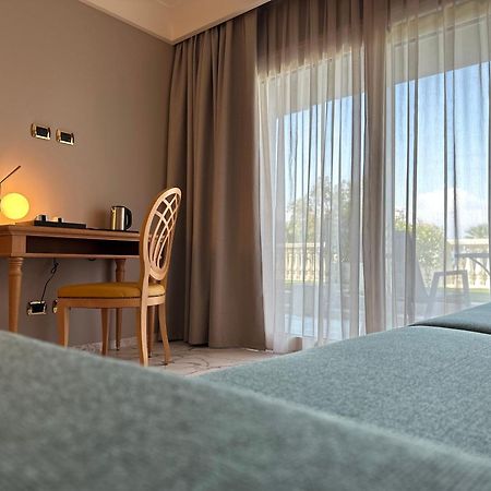 דסנזאנו דל גארדה Palace Hotel Desenzano מראה חיצוני תמונה
