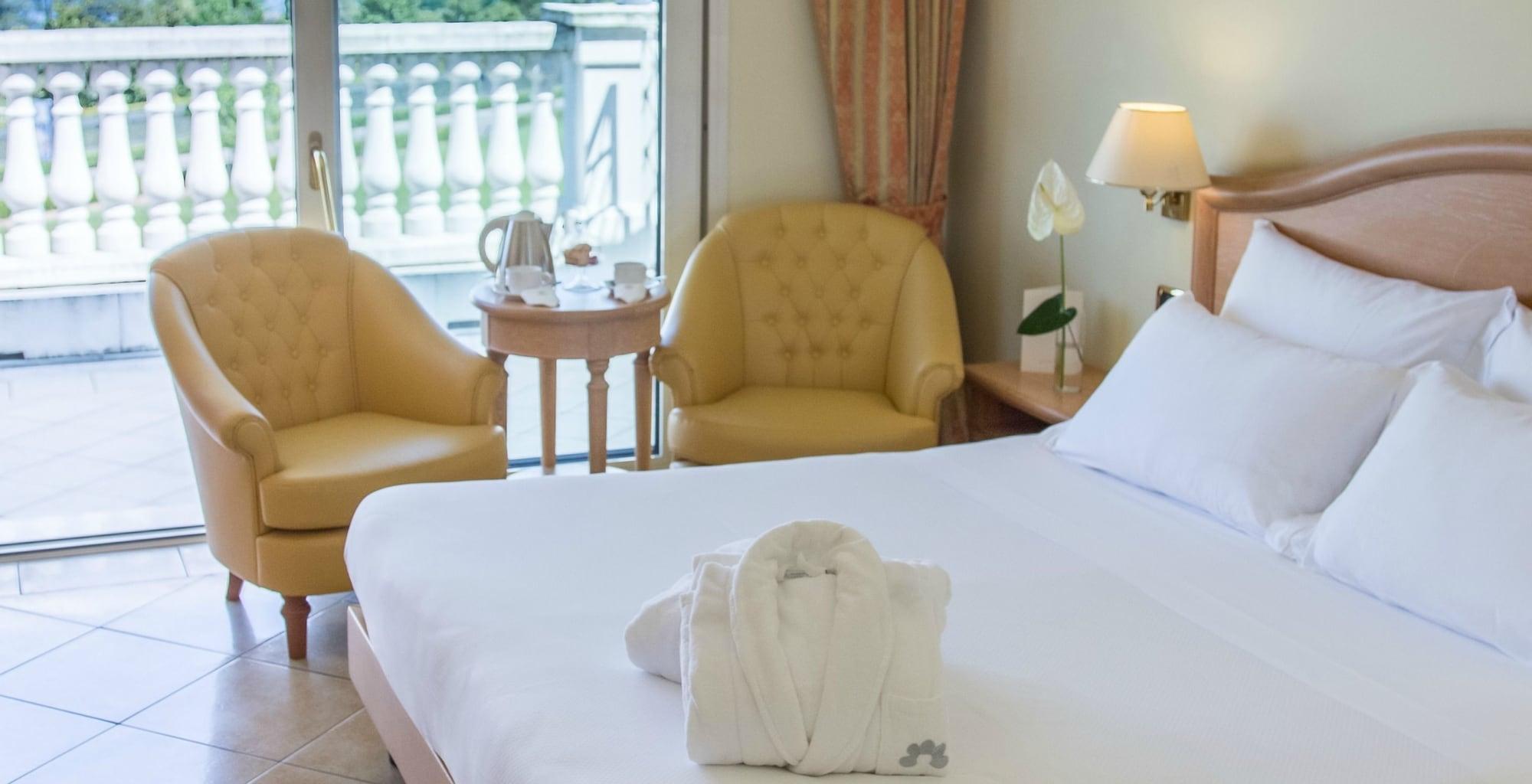 דסנזאנו דל גארדה Palace Hotel Desenzano מראה חיצוני תמונה