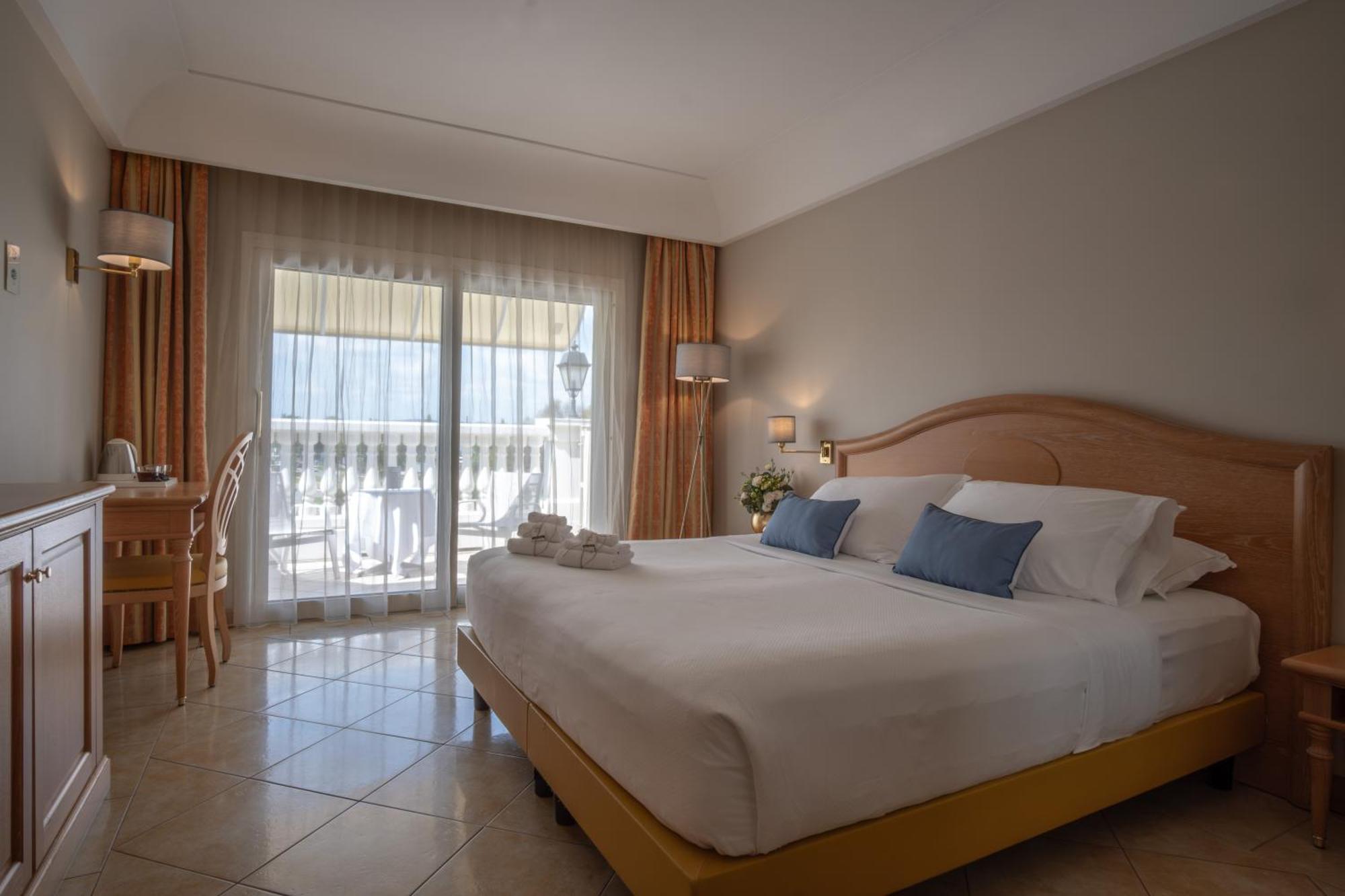 דסנזאנו דל גארדה Palace Hotel Desenzano מראה חיצוני תמונה