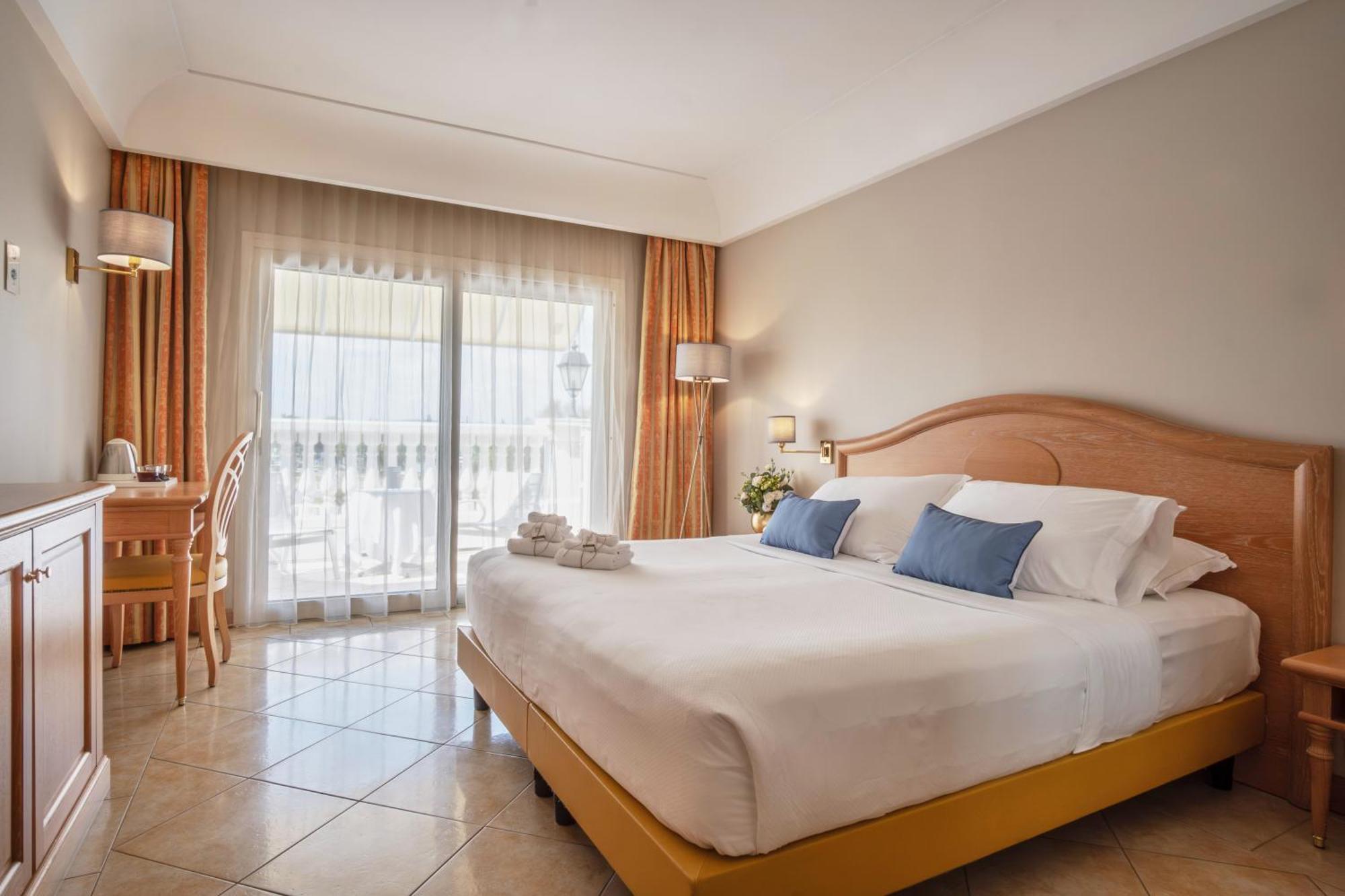 דסנזאנו דל גארדה Palace Hotel Desenzano מראה חיצוני תמונה