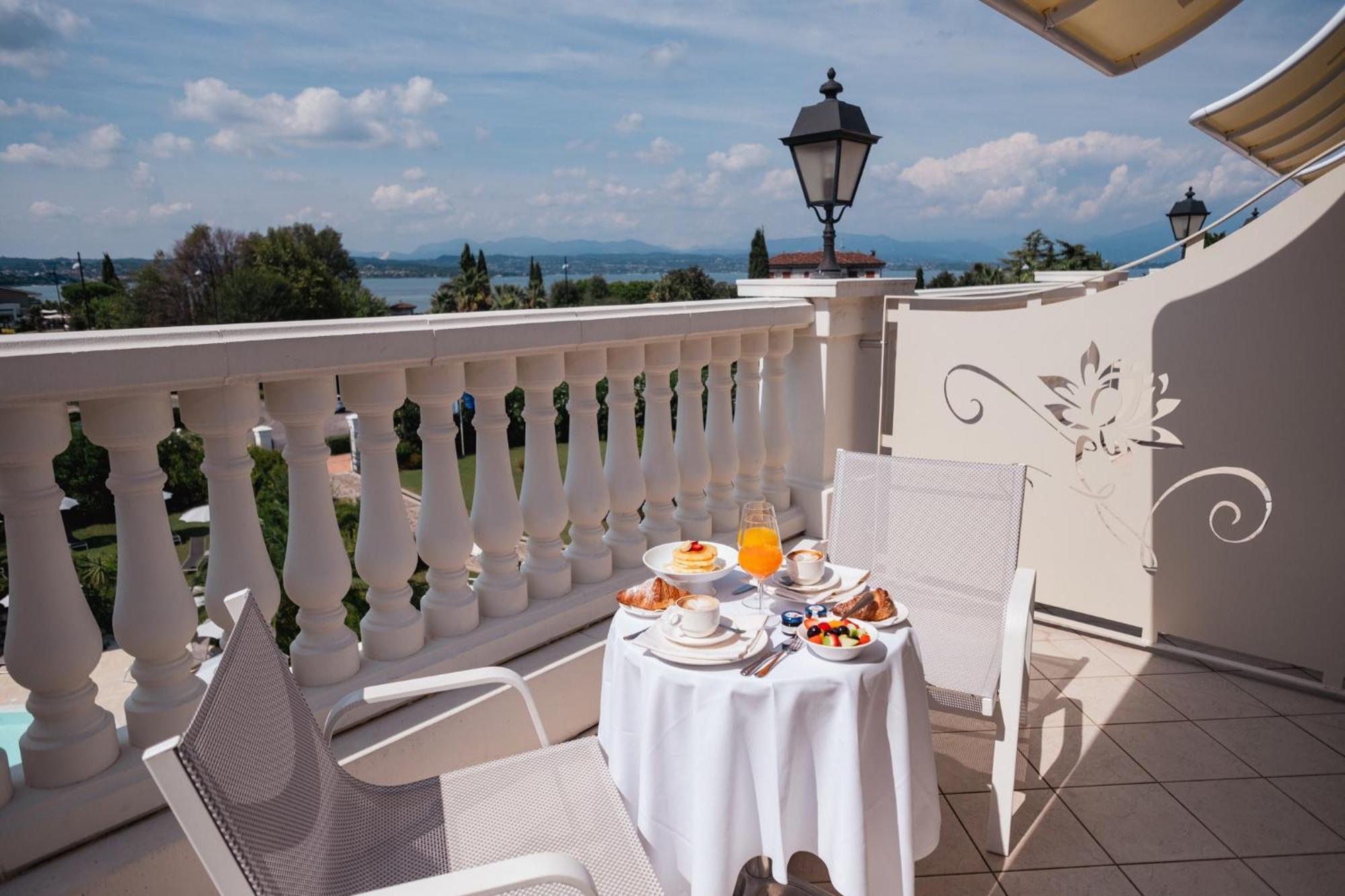 דסנזאנו דל גארדה Palace Hotel Desenzano מראה חיצוני תמונה