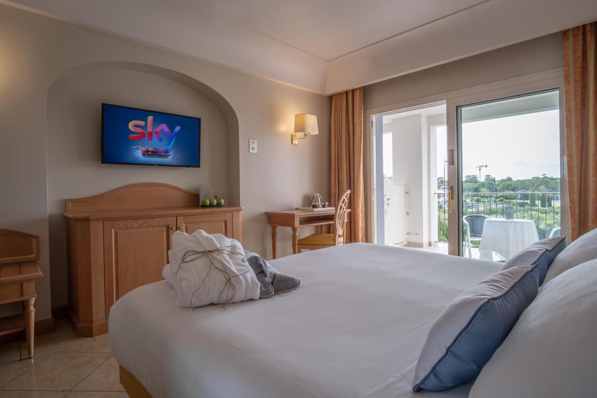 דסנזאנו דל גארדה Palace Hotel Desenzano מראה חיצוני תמונה