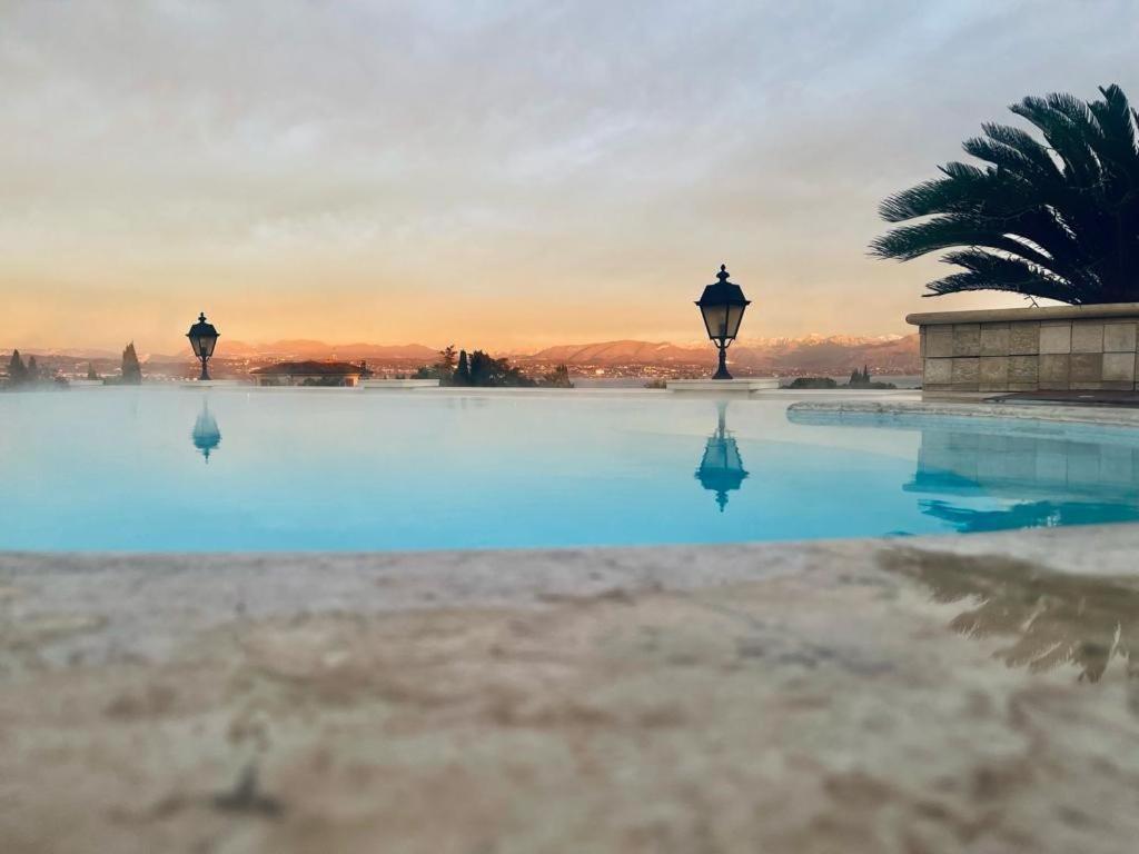 דסנזאנו דל גארדה Palace Hotel Desenzano מראה חיצוני תמונה