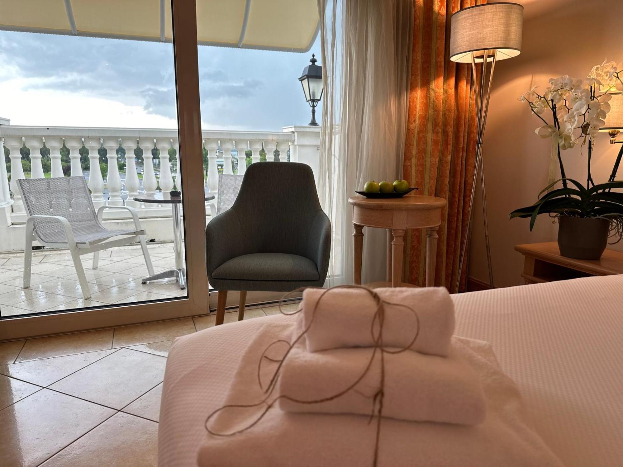 דסנזאנו דל גארדה Palace Hotel Desenzano מראה חיצוני תמונה