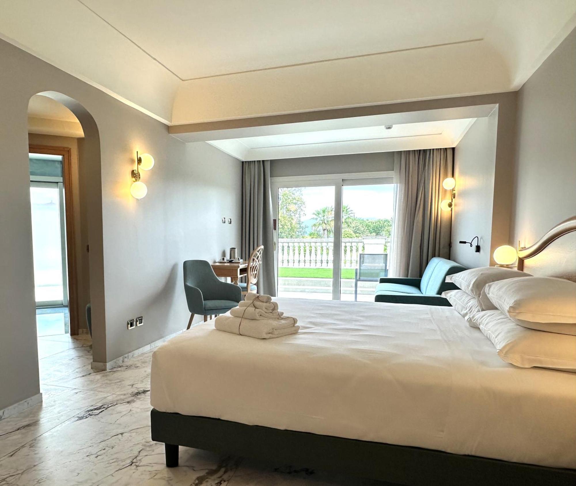 דסנזאנו דל גארדה Palace Hotel Desenzano מראה חיצוני תמונה