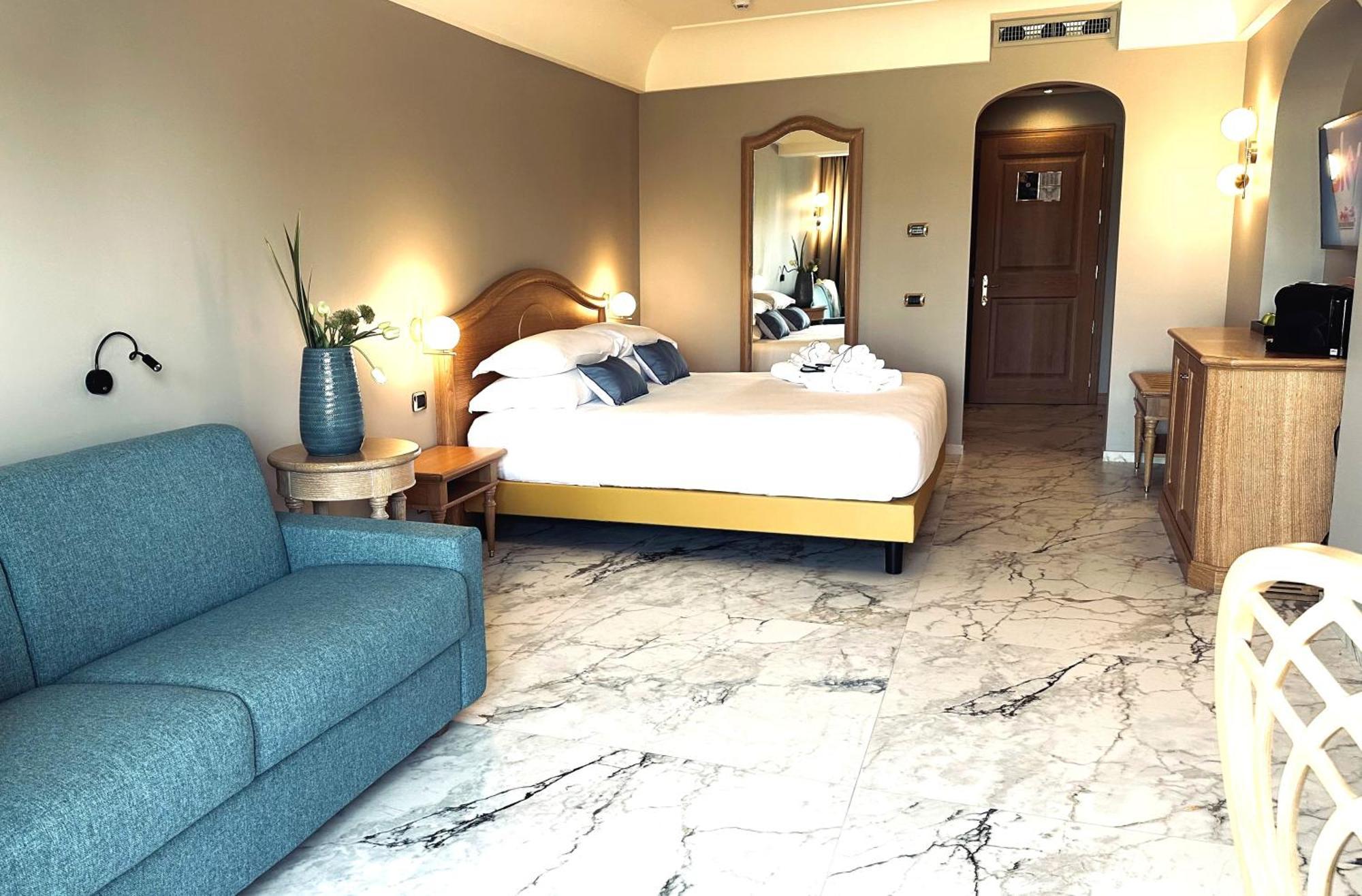 דסנזאנו דל גארדה Palace Hotel Desenzano מראה חיצוני תמונה