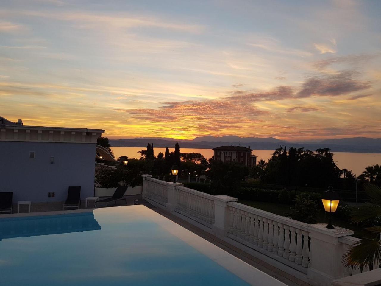 דסנזאנו דל גארדה Palace Hotel Desenzano מראה חיצוני תמונה